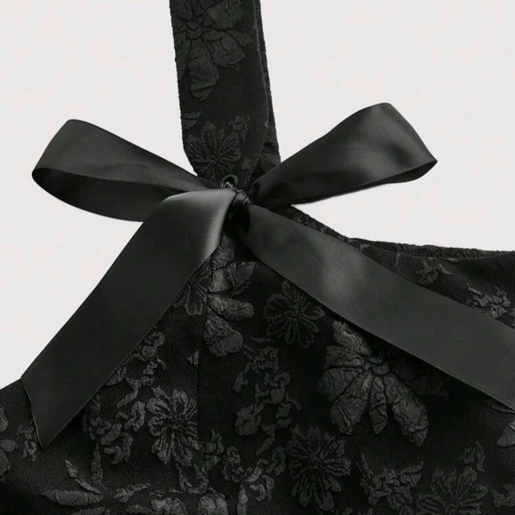 Black Lace Bow-Shoulder Corset Top - Picture 5 of 6